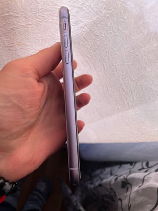 iPhone 11 semi Nuevo