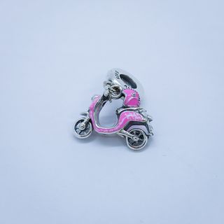 10012. Charm Moto Scooter Rosa