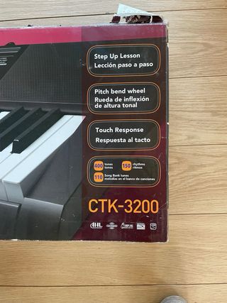 Teclado domestico Casio CTK 3200 con soporte