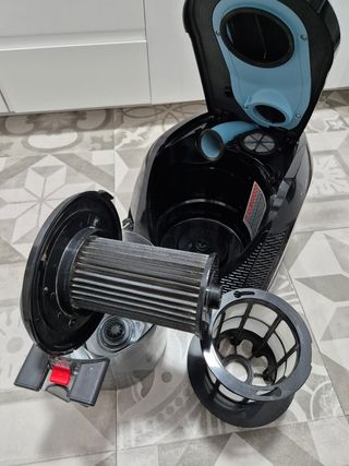 Aspirador sin bolsa BOSCH negro