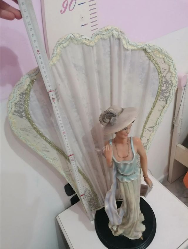 Vintage lampada con lady e paravento