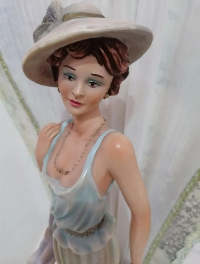 Vintage lampada con lady e paravento