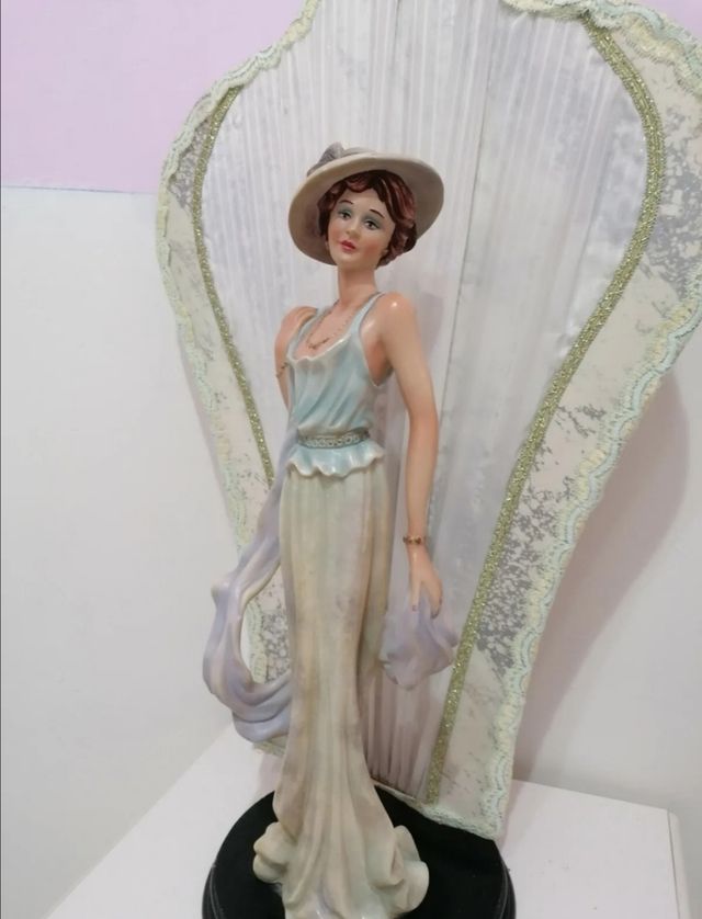 Vintage lampada con lady e paravento