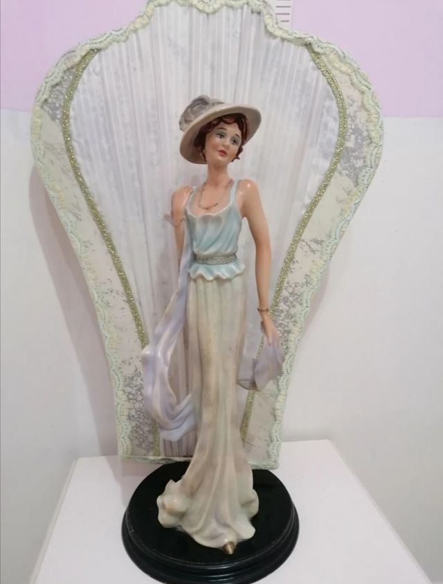 Vintage lampada con lady e paravento