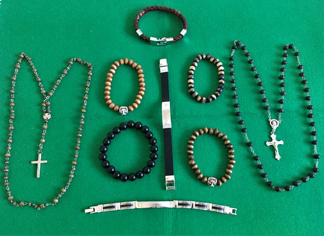 Lote Pulseras y complementos hombre
