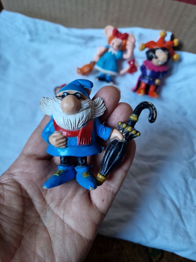 Figuras de la serie de televisión cuentos clásicos