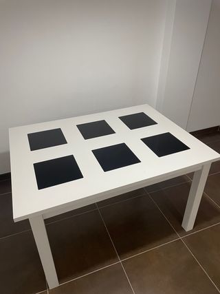 Mesa de comedor blanca