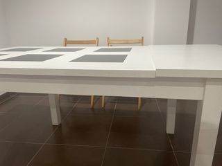 Mesa de comedor blanca