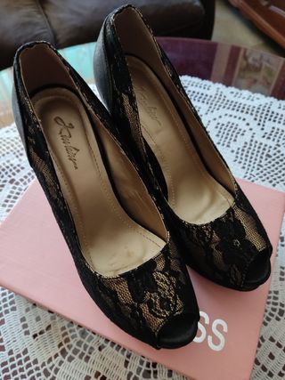 Zapato tacón de encaje sin estrenar