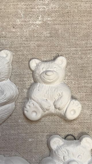 Sette orsetti di gesso profumati