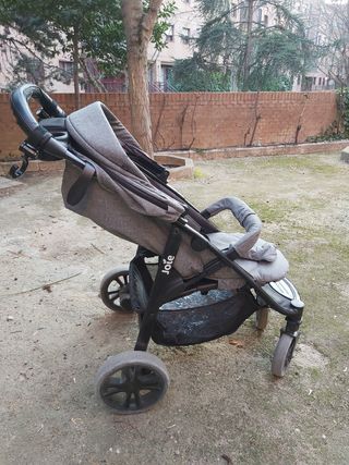 Cochecito paseo bebé marca Joie