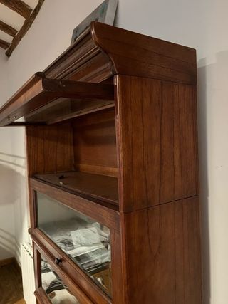 Vitrina madera y cristal