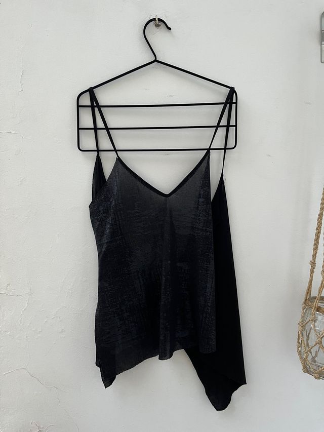 Top de Zara atado en espalda