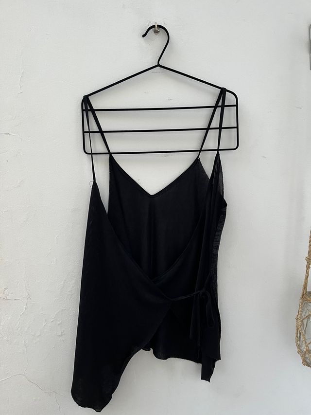 Top de Zara atado en espalda