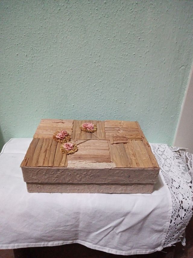 contenitore nuovo con rose