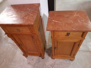 due comodini antichi