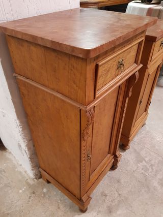 due comodini antichi