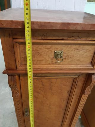 due comodini antichi