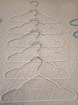 Perchas Niños. Lote de 18