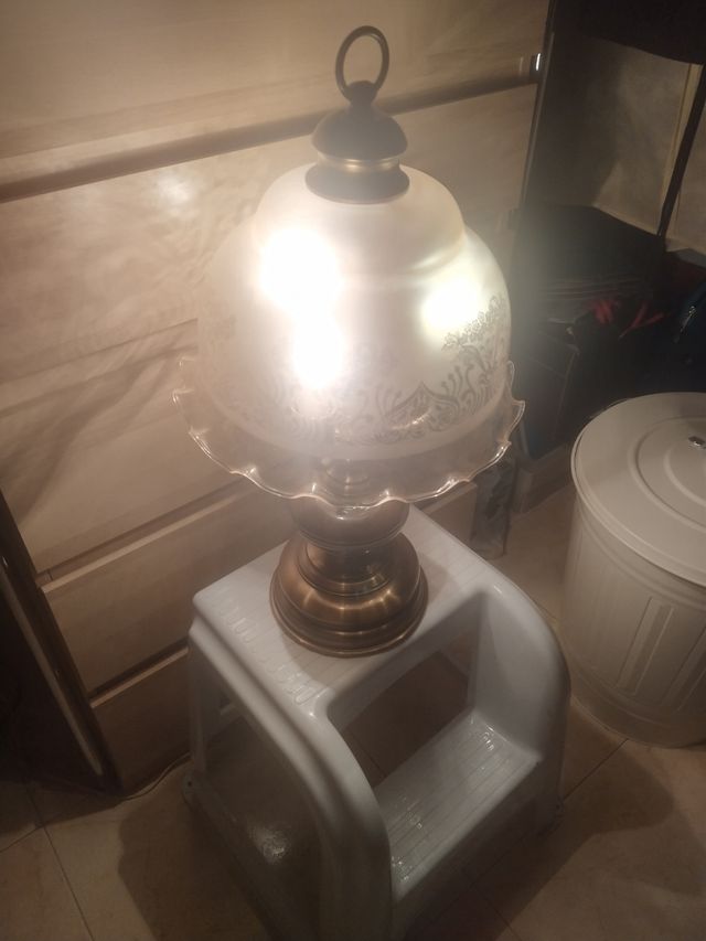 Lampara ,antigua bronce y cristal tallado