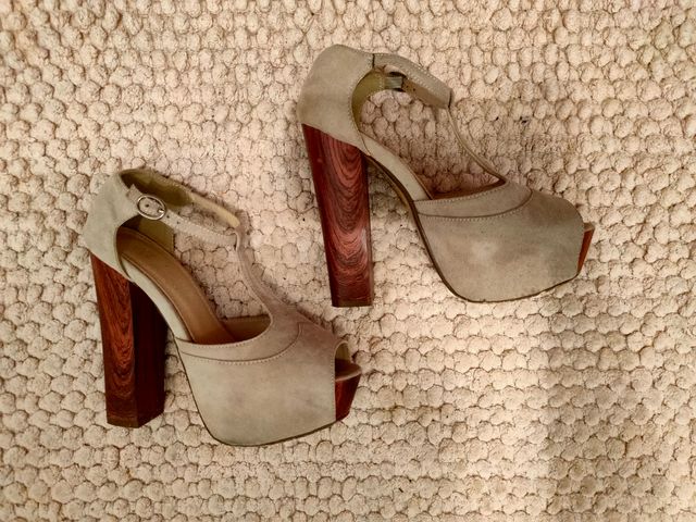 Sandali con tacco alto