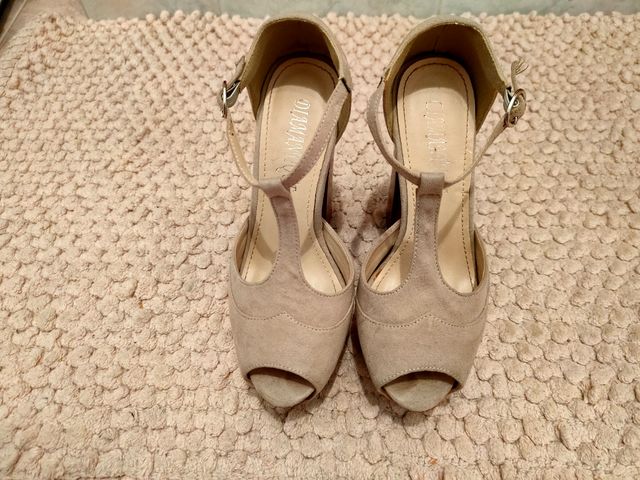 Sandali con tacco alto