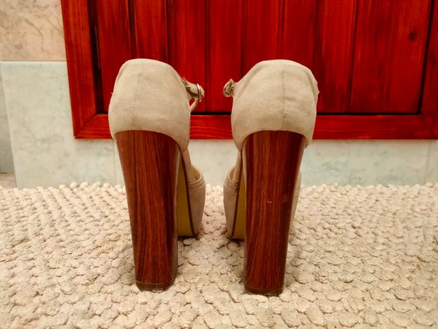 Sandali con tacco alto