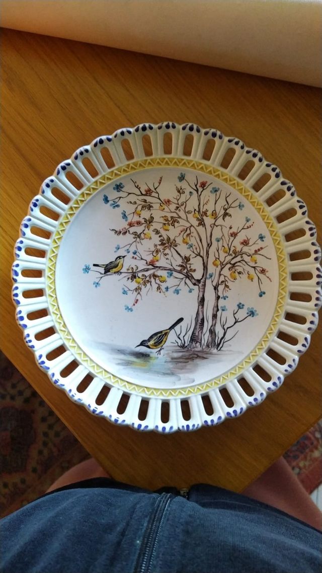 Eleganti piatti in ceramica di Bassano