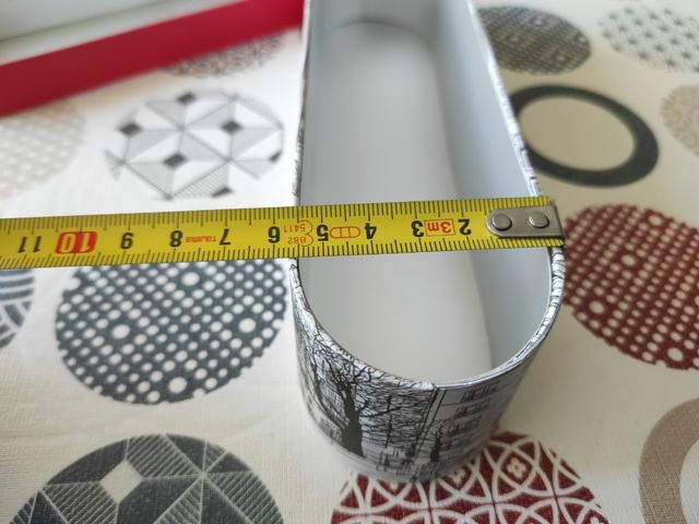 caja alargada cartón