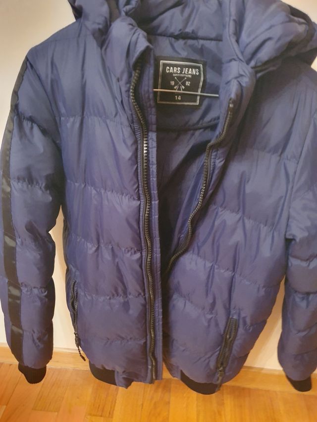 Cazadora tipo plumas azul marino