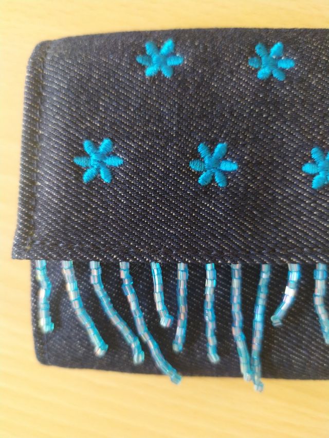 Portafogli e portachiavi di jeans, Charro