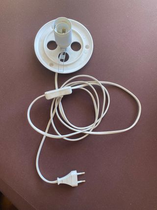 Cable de lampara con casquillo e interruptor