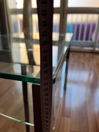 Mesa cristal bajita, 2 baldas multiusos