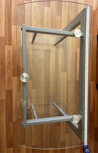 Mesa cristal bajita, 2 baldas multiusos