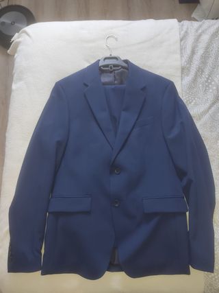 Traje azul marino