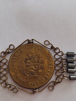 un sol de oro 1966