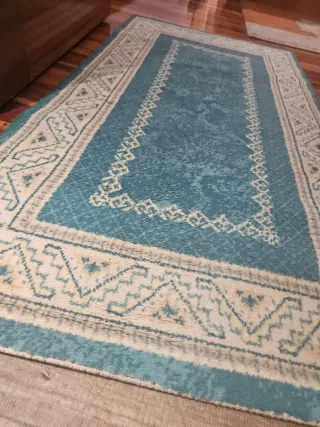 Alfombra Persa verde y beige. excelente estado