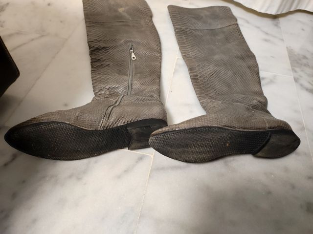 Botas altas piel gris Zara 39