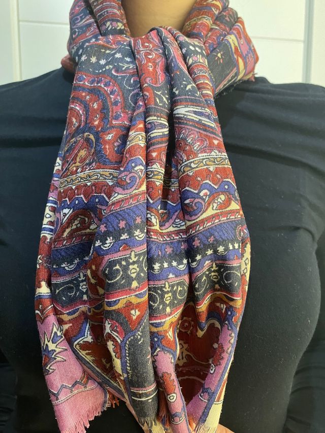 PAÑUELO MULTICOLOR NUEVO. UN SOLO USO