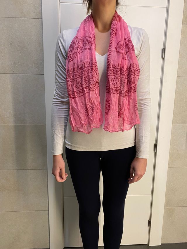 PAÑUELO ROSA CON BUDAS