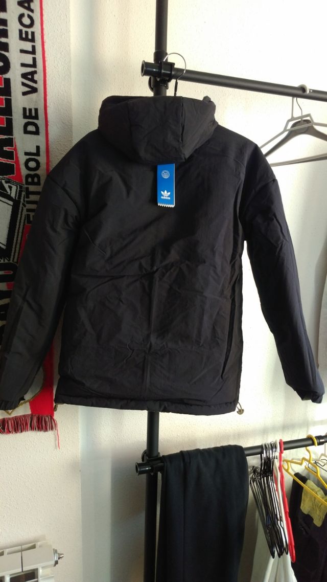 Chaqueta adidas reversible. Nueva con su etiqueta.