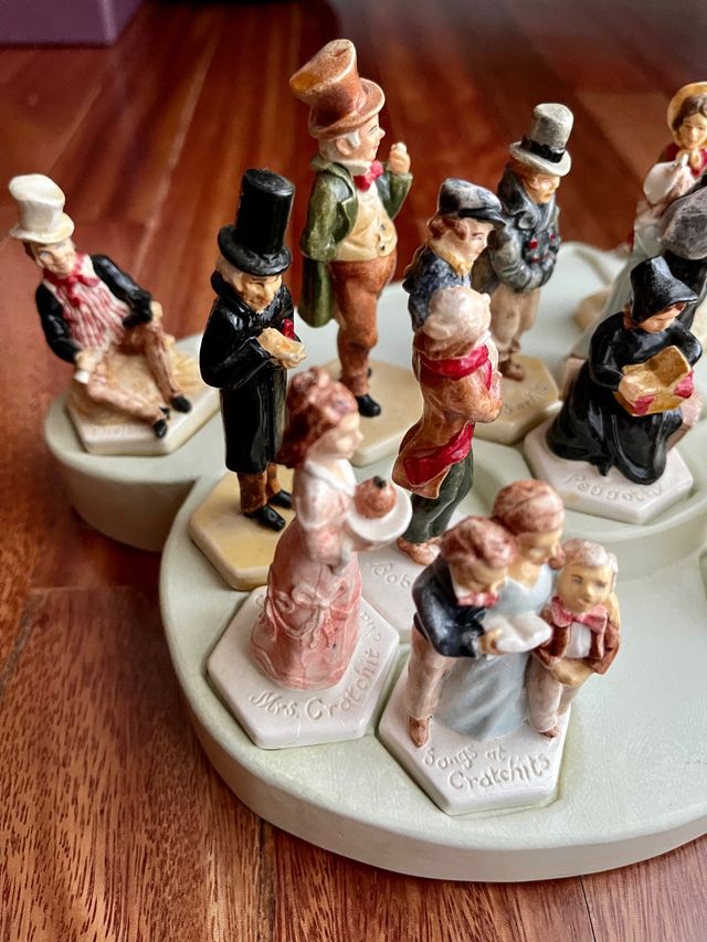 Miniaturas de personajes de Charles Dickens