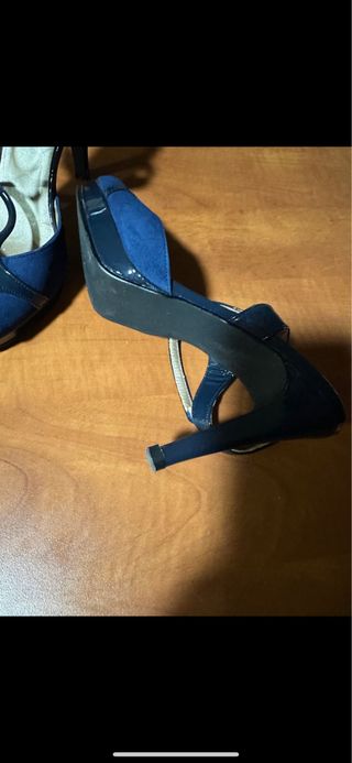 Zapatos de tacón de piel sin uso num 38