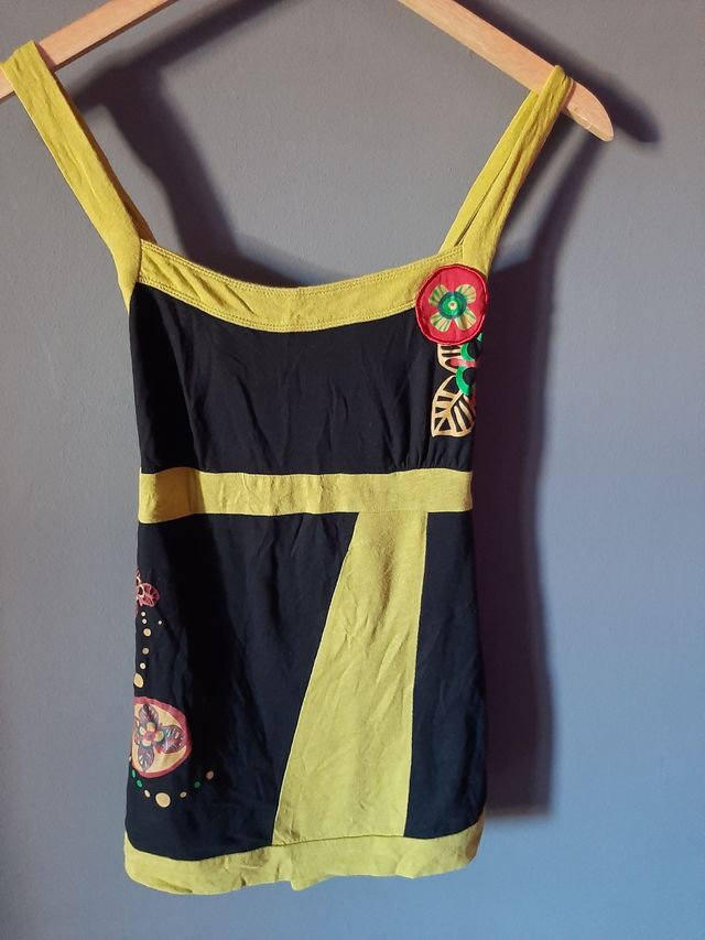 Camiseta tirantes decorada