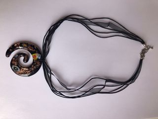 Collar de resina