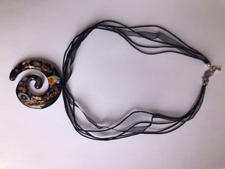 Collar de resina