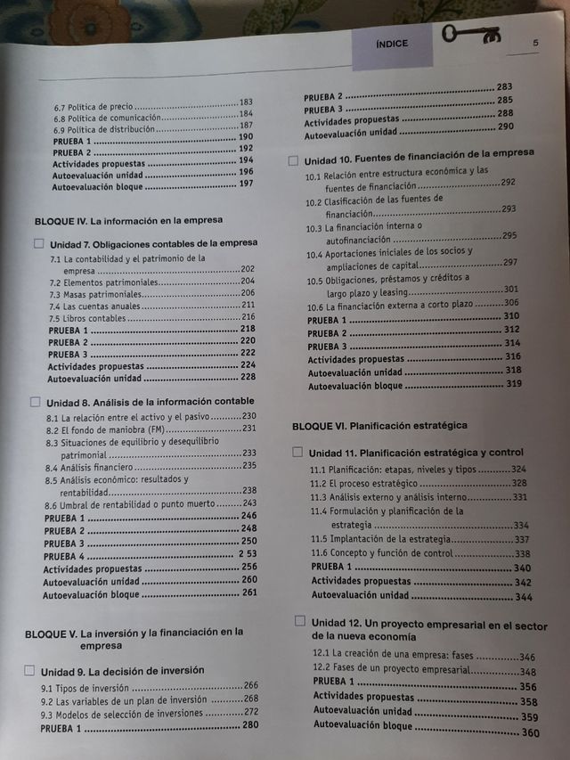 Libro economía 2° bachillerato