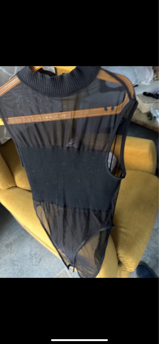 Top body semitransparente talla S negro