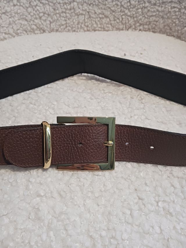 Cinturón cuero.