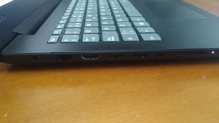 Lenovo V145-15AST AMD A4